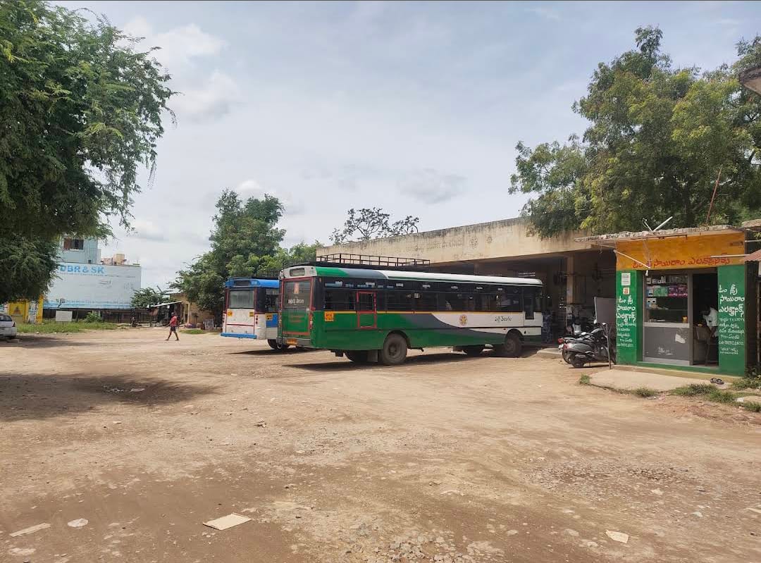 Pakala Main RTC Bus Stand (APSRTC) photo 3